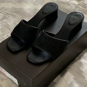 EUC Authentic Gucci Block Heel Sandal size 37